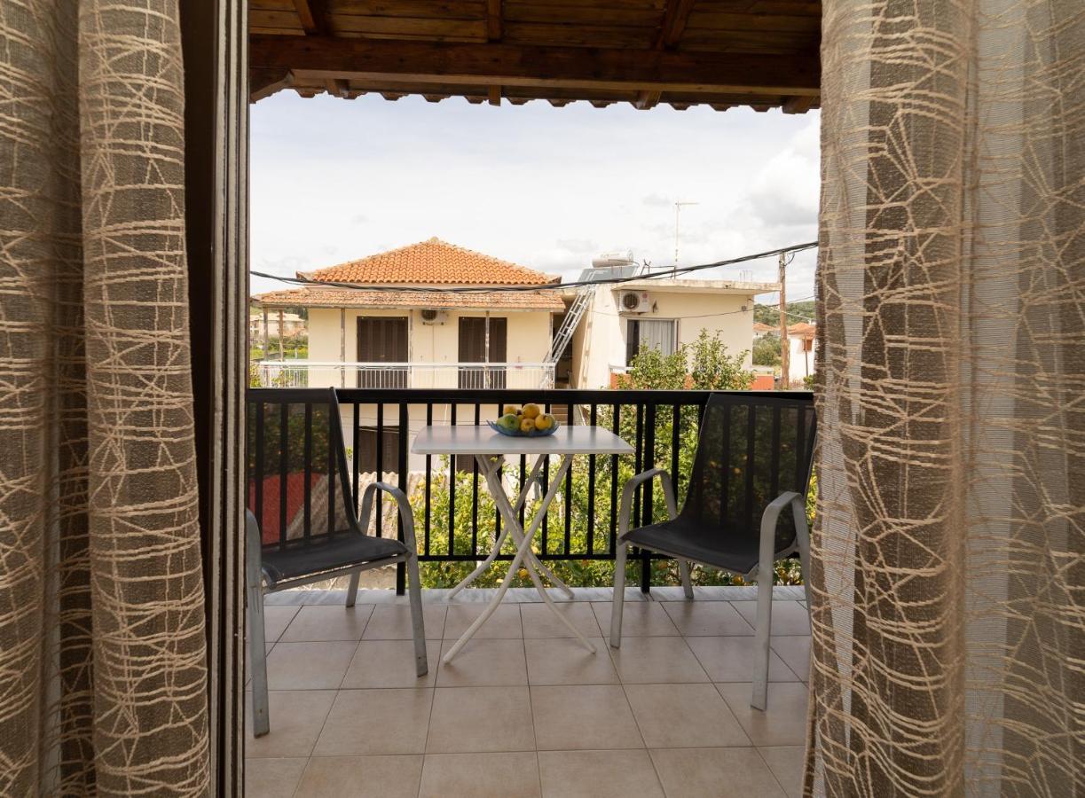 Tsimiklis Apartments Finikounta Exterior foto